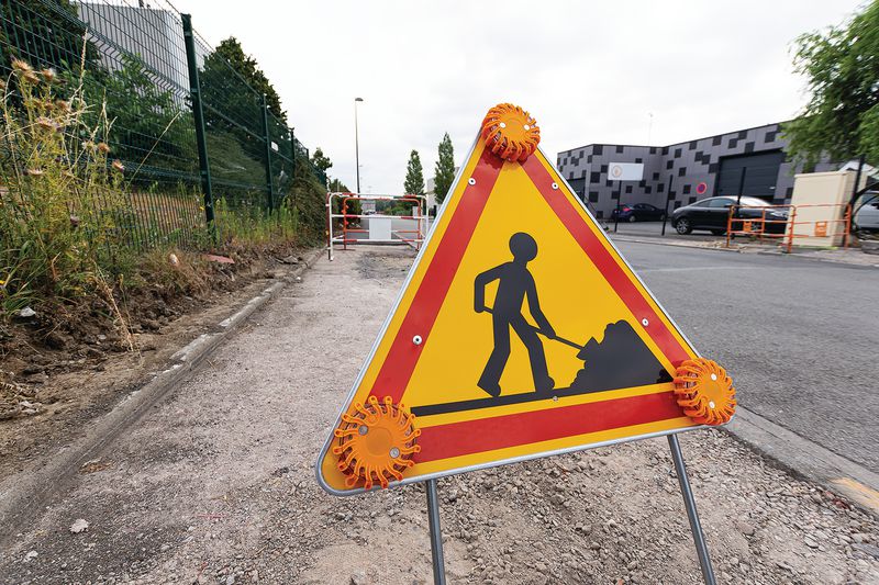 Panneau De Chantier Triangle – 90 Cm – Attention Travaux – Diabolo Et Satanas – Fait Main