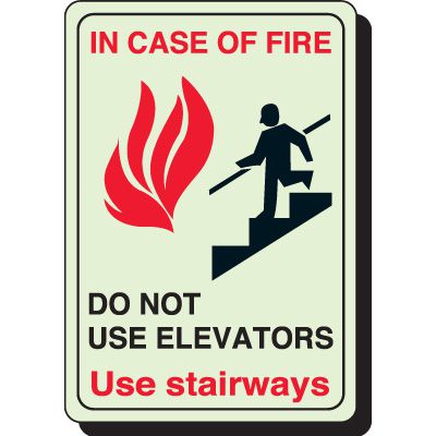 Cartello Autoadesivo Vsafety ‘Fire Exit’ Che Si Illumina Al Buio – 600x200 Mm, Vinile, Conforme Norme EN ISO 7010, Fotoluminescente
